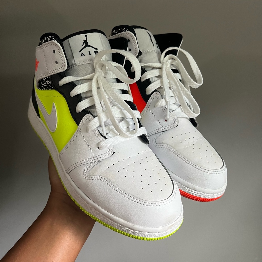 2020 Air Jordan 1 Mid GS 'Notebook'